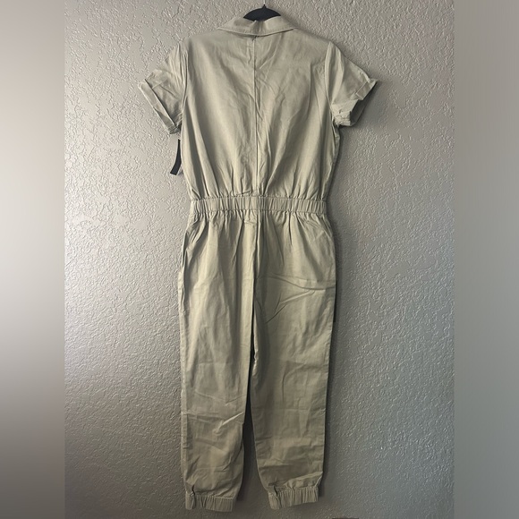 Green jumpsuit - Picture 5 of 6